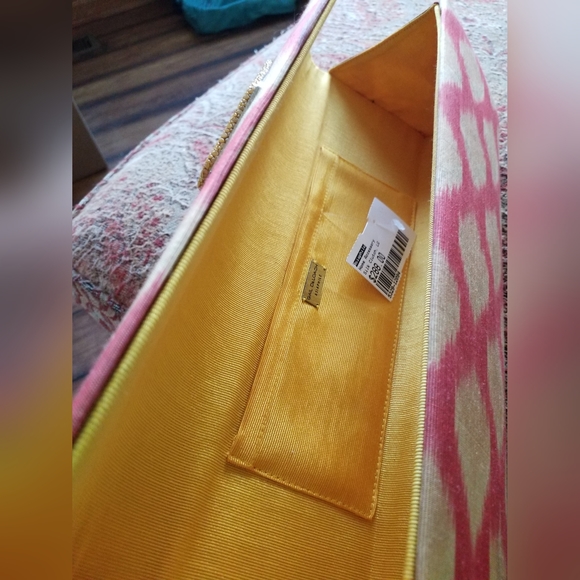 Gail DeLoach  ASIAPHILE Silk Clutch - Picture 11 of 16